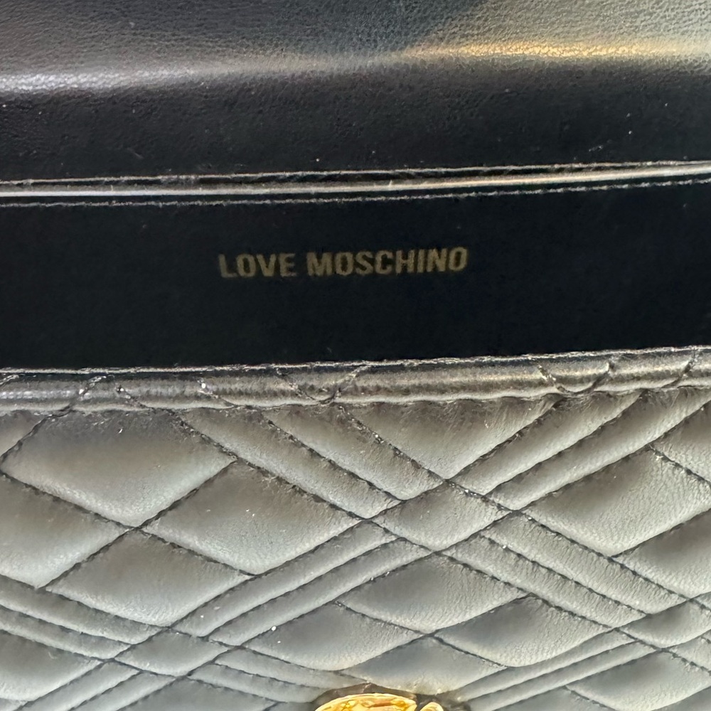 Love Moschino Black Quilted Crossbody Bag with Gold Chain - Picture 4 of 6